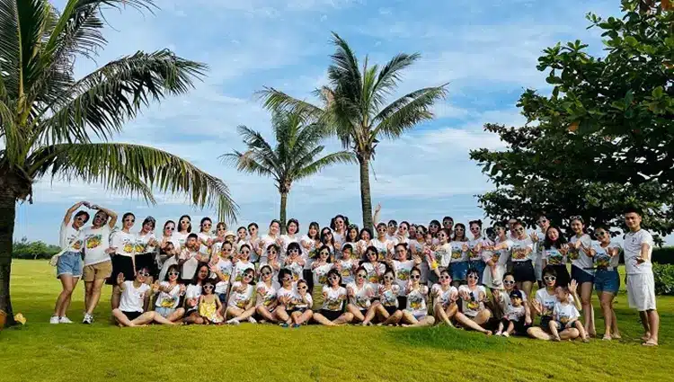 Áo họp lớp đi chơi, team building với chất liệu thoáng mát, phù hợp mọi lứa tuổi