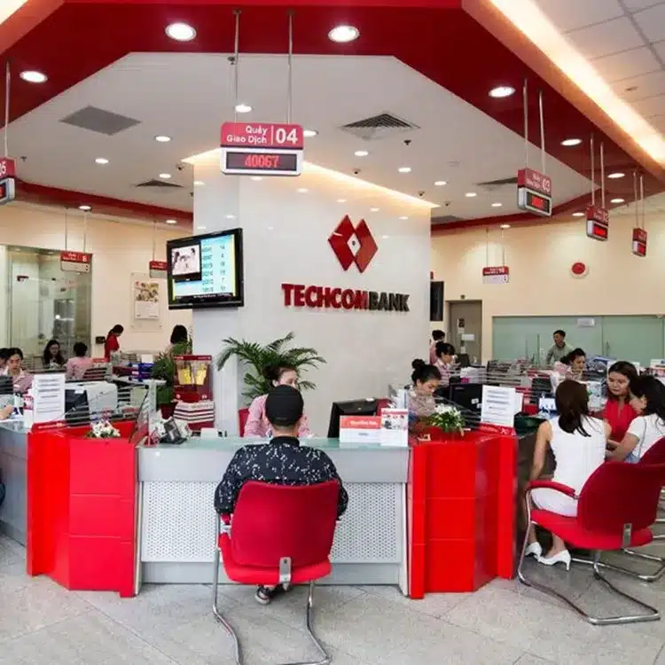 Techcombank được biết đến là ngân hàng có đồng phục nhân viên đẹp, sang trọng